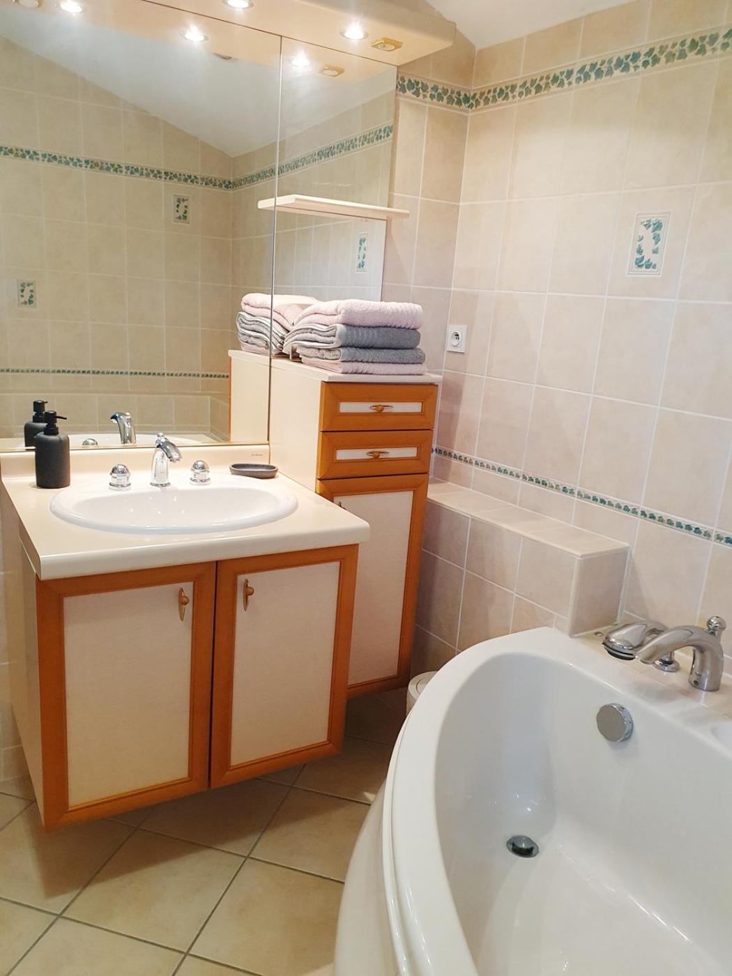 Le Clos Violet Clesse Holiday Home For 6 エクステリア 写真